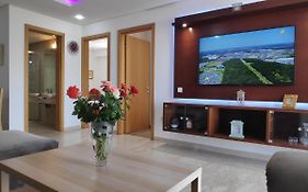 La Marina Luxury Apartment Fully Furnished Free Wifi, High Standard Residence, Amazing Prime Location Close To Restaurants, Transport, Beach And Bouregreg River